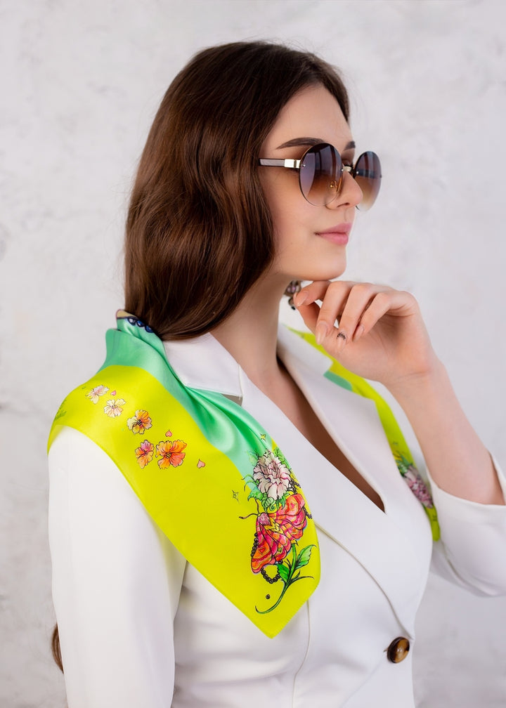  Exklusiver Seidenschal Pretty mit Flower der Designerin Iryna Feinblatt