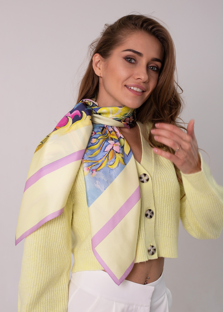 Handgefertigtes Seidentuch mit Naturmotiv von Iryna Feinblatt