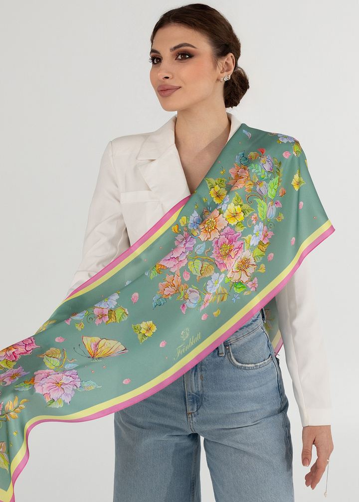 Langer Schal aus reiner Seide mit Blumen der Designerin Iryna Feinblatt