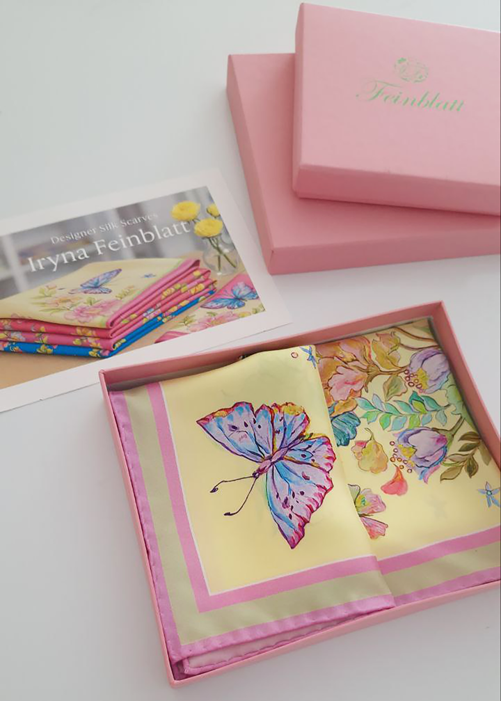 Luxuriöses gelbes Seidentuch  präsentiert in eleganter  Geschenkbox von Feinblatt