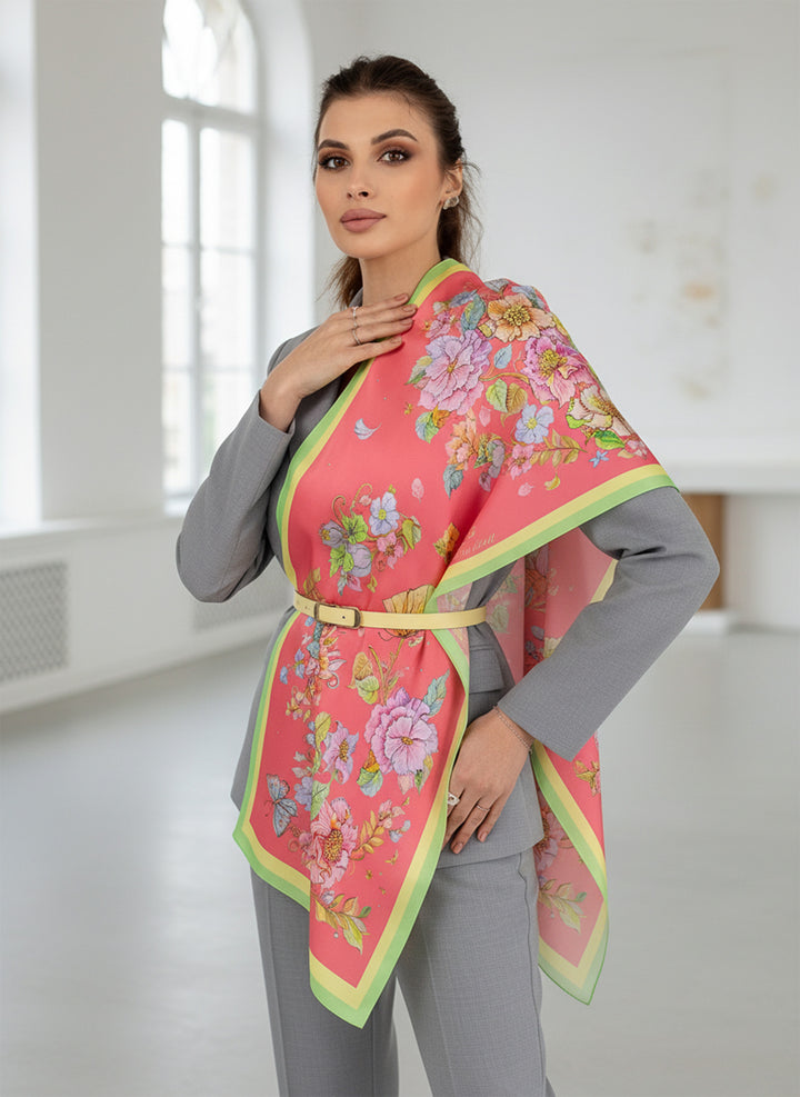 Luxus Seidenschal Herz aus Blumen floraler Designer Seidenschal mit feinen Blüten und sanftem Glanz
